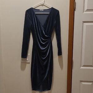 Elegant Navy Velvet Long Sleeve Dress